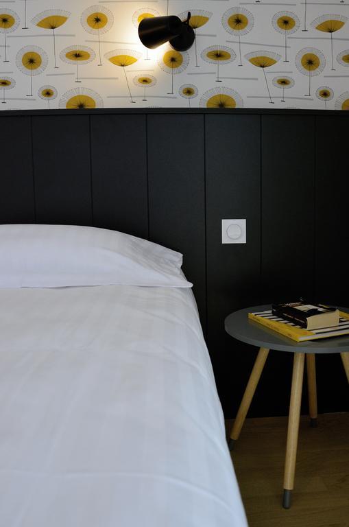 Logis Hotel Du Port Plobannalec Værelse billede