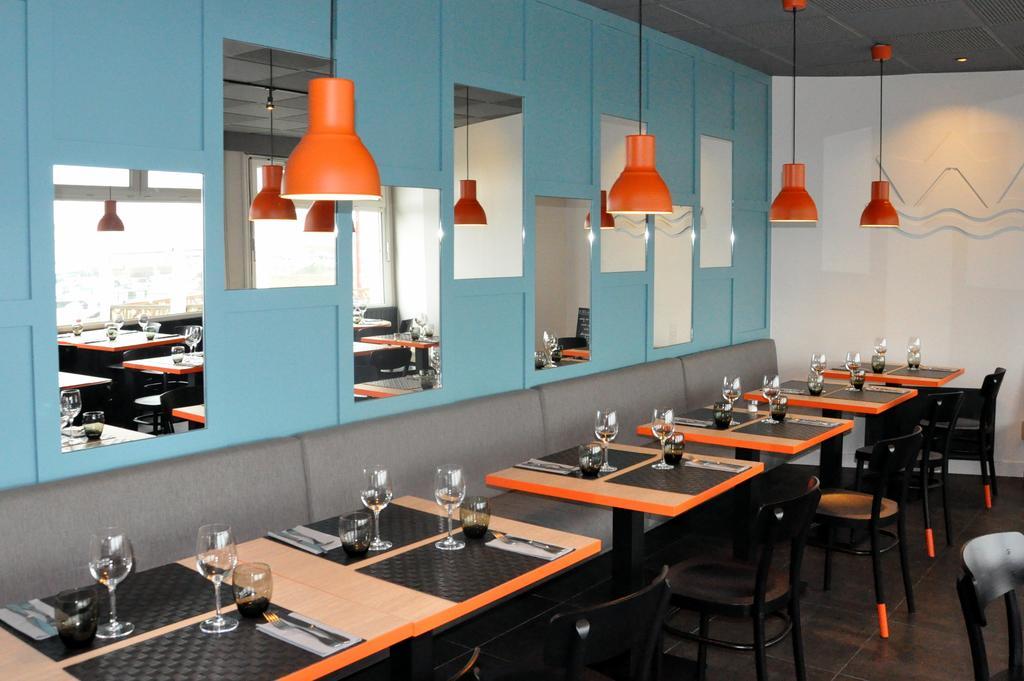 Logis Hotel Du Port Plobannalec Eksteriør billede