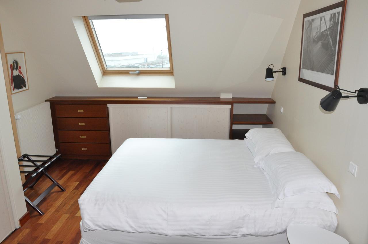 Logis Hotel Du Port Plobannalec Eksteriør billede